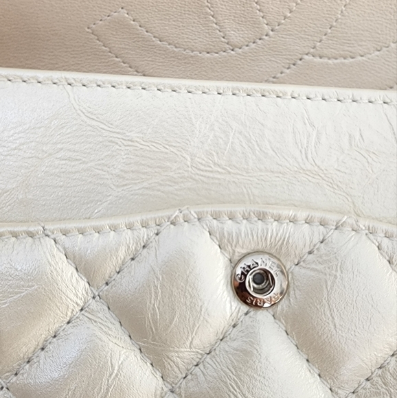 Chanel 2.55 226 bag - Picture 14 of 15